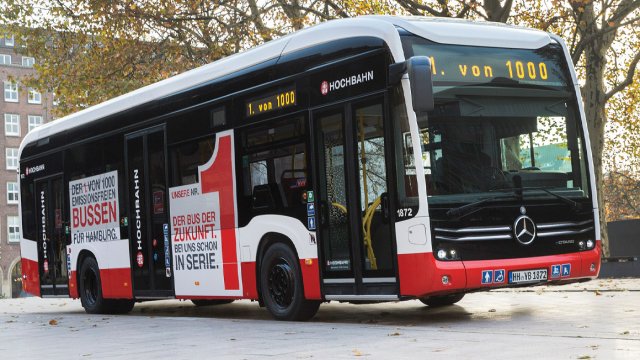 Η εταιρεία διαχείρισης αστικών μεταφορών, Hamburger Hochbahn, απέκτησε 20 μονάδες του Mercedes-Benz eCitaro (φωτό) και 10 μονάδες του Solaris Urbino 12 Electric.