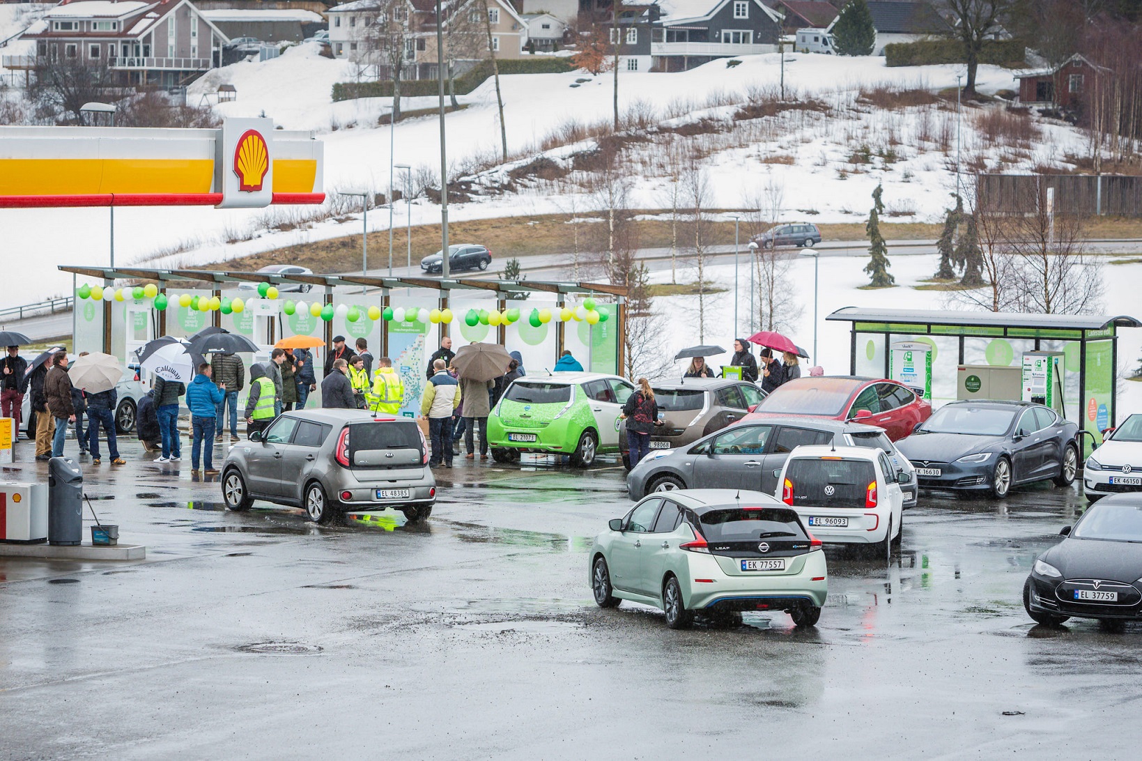 Η χώρα με τα περισσότερα ηλεκτρικά αυτοκίνητα ανά κάτοικο, η Νορβηγία, μόλις απέκτησε τον πρώτο σταθμό φόρτισης υψηλής ισχύος, που είναι μέρος του διαδρόμου φόρτισης (HPC) που κατασκευάζεται για να συνδέσει το Όσλο, τη Στοκχόλμη και το Ελσίνκι.