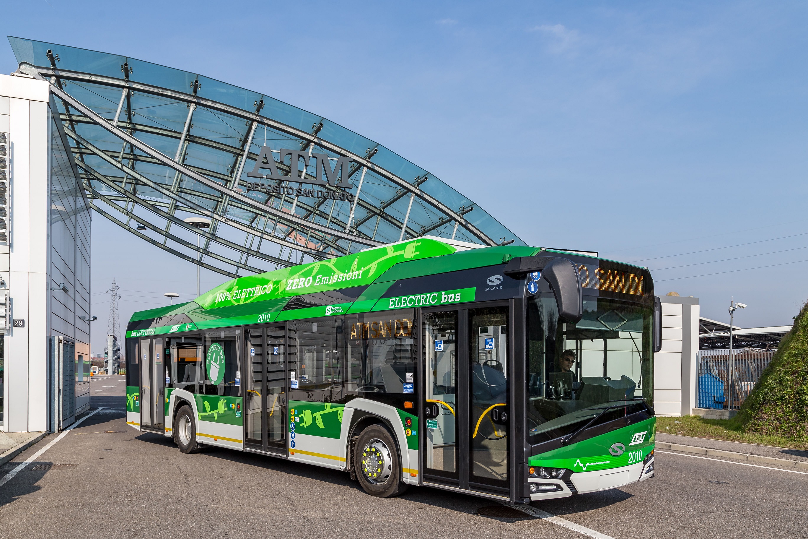 Η Solaris παρέδωσε πρόσφατα 10 ηλεκτρικά λεωφορεία στο Μιλάνο και παράλληλα δέχθηκε παραγγελία για 15 ακόμα μονάδες του Urbino Electric.