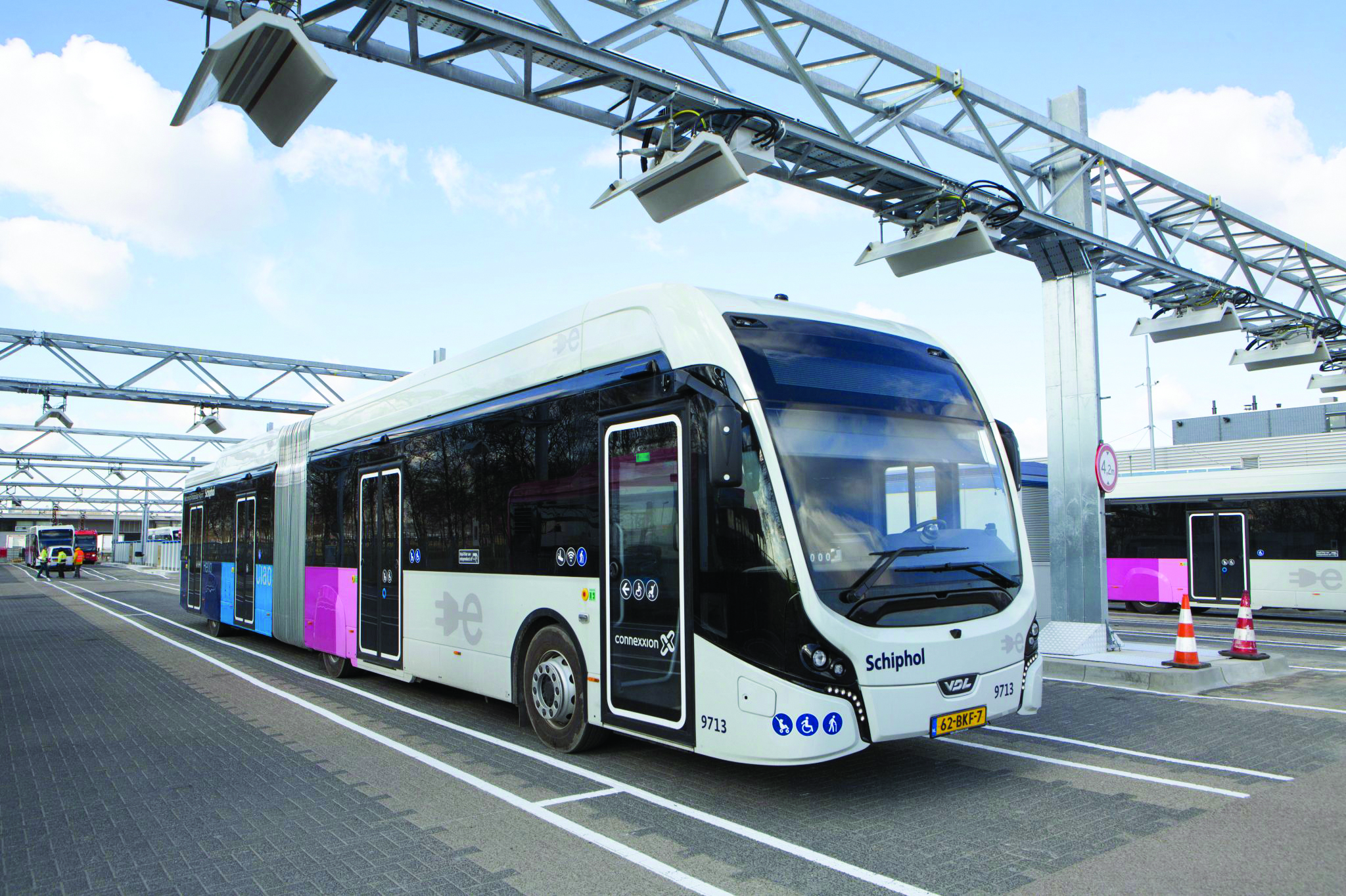 Η παραγγελία περιλαµβάνει δύο τύπους του VDL Citea SLFA Electric: Τα λεωφορεία «R-Net» και «Schipholnet».