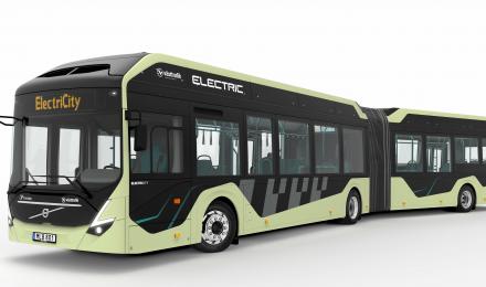 Τα νέα αρθρωτά ηλεκτρικά λεωφορεία της Volvo, έχουν μήκος 18,7 μέτρων και μπορούν να μεταφέρουν μέχρι και 135 επιβάτες, από τους οποίους οι 38 είναι καθήμενοι.
