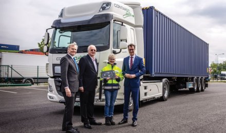 Μεταφορά container με ηλεκτρικά DAF CF