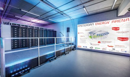 Μπαταριές από Nissan LEAF χρησιμοποιεί το στάδιο Johan Cruijff Arena στο Άμστερνταμ.