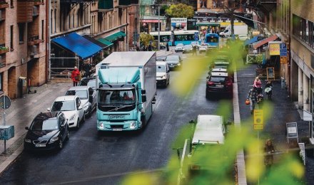 Σε καθημερινά δρομολόγια το ηλεκτρικό VOLVO FE