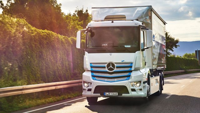 Η κινέζικη εταιρεία CATL, από το 2021 και μετά, θα προμηθεύει την Daimler με μπαταρίες ιόντων λιθίου για το Mercedes-Benz eActros.