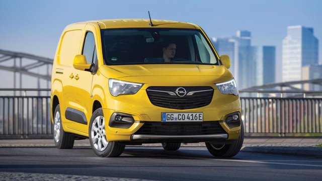 Τα -έως και 20- συστήματα υποστήριξης οδηγού του Opel Combo-e, είναι επιπέδου επιβατικού αυτοκινήτου.