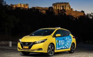 To Nissan LEAF της Taxiplon