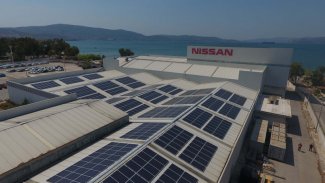 nissan φωτοβολταϊκά,