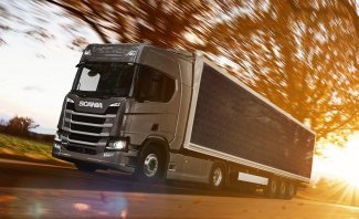 Δοκιμές Scania με φωτοβολταϊκά